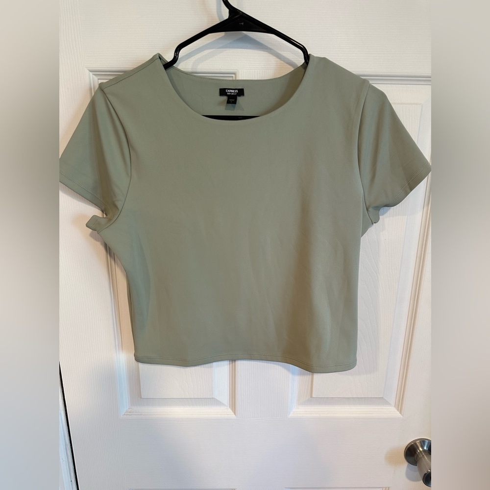 Express Body Contour Crop Top
